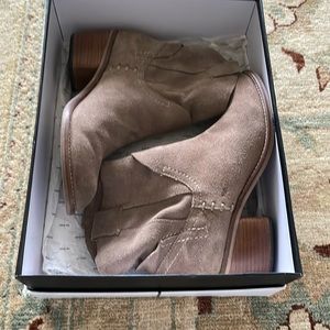 Dolce Vita Graham Boots in Taupe Size 7